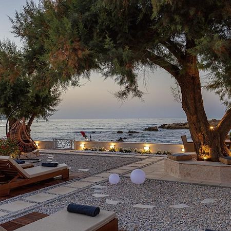 Villa Seashell -Wonderful Newly Renovated Villa On The Beach Galatas  ภายนอก รูปภาพ