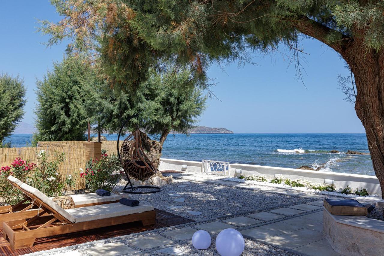 Villa Seashell -Wonderful Newly Renovated Villa On The Beach Galatas  ภายนอก รูปภาพ