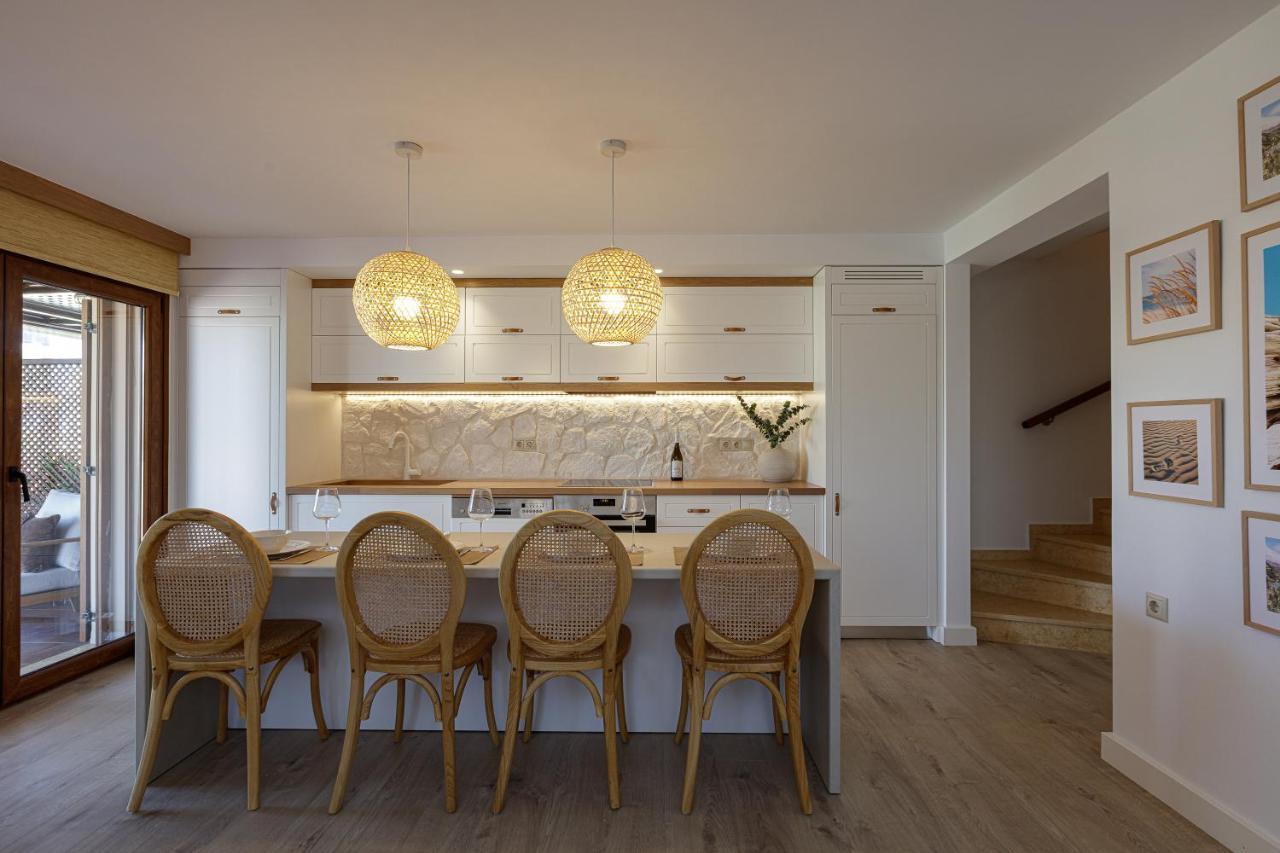 Villa Seashell -Wonderful Newly Renovated Villa On The Beach Galatas  ภายนอก รูปภาพ
