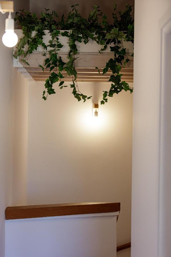 Villa Seashell -Wonderful Newly Renovated Villa On The Beach Galatas  ภายนอก รูปภาพ